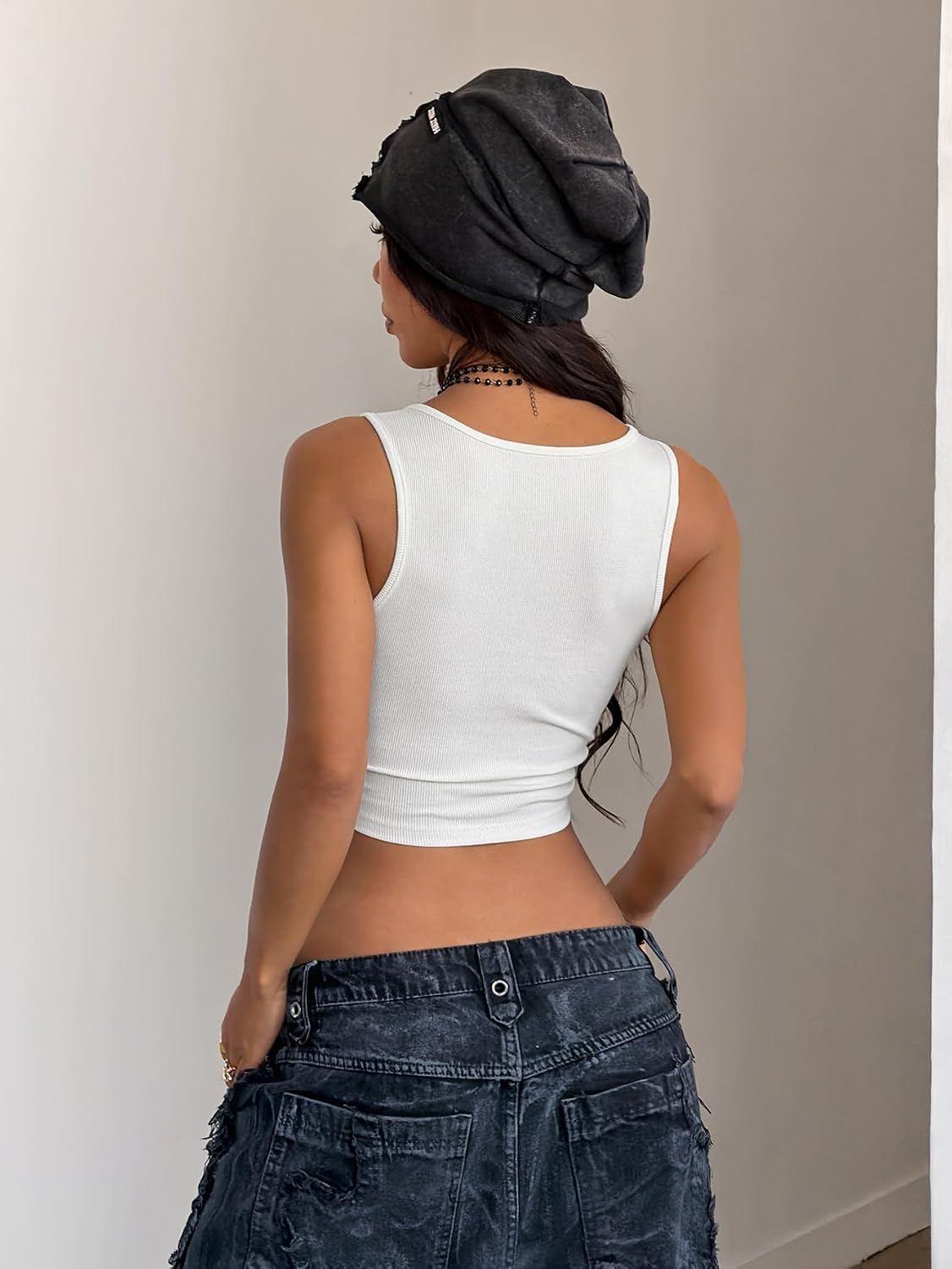Women V Neck Crop Tops Basic Trendy Notched Sleeveless Slim Fit Summer Y2k Sexy Crop Tank Top Image 2